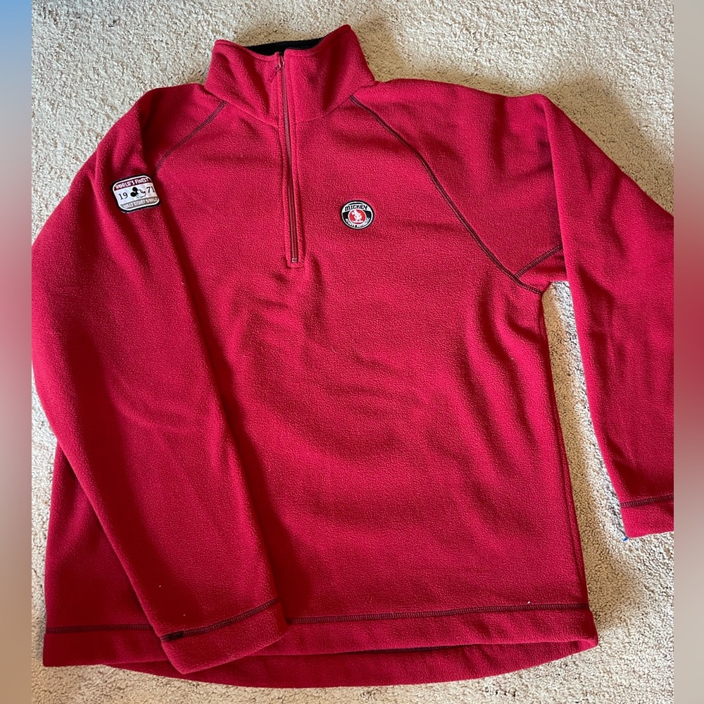 Disney Parks Men’s fleece pullover, size medium.  Great condition